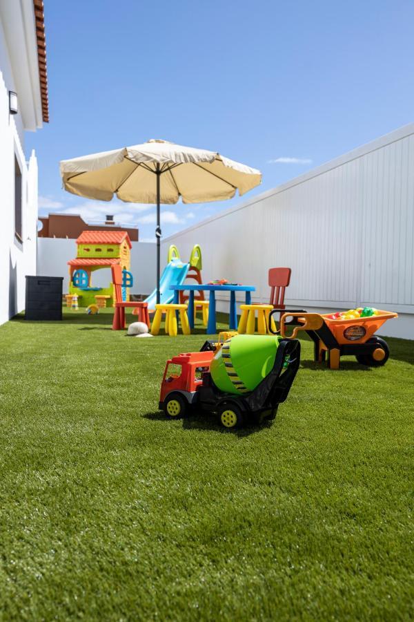 Ideal For Family Holidays, Near Beach And Golf- Casa James La Guirra Exterior photo